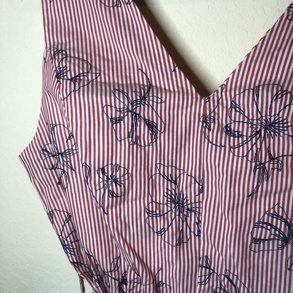 Gianni Bini Red Striped Floral Romper - Large C - Picture 4 of 6